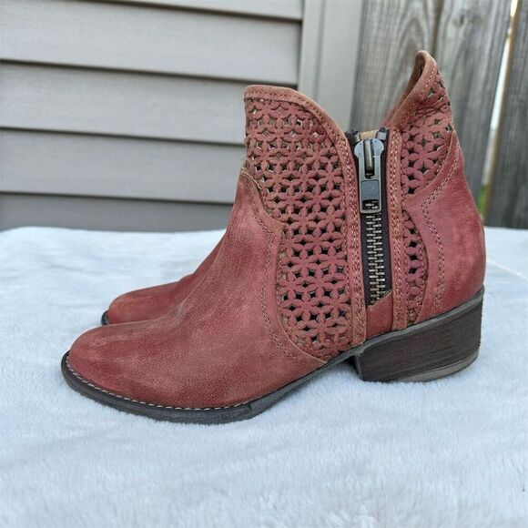 Circle G Women's Ankle Bootie Size 10 Western Cutout Design - Picture 1 of 8